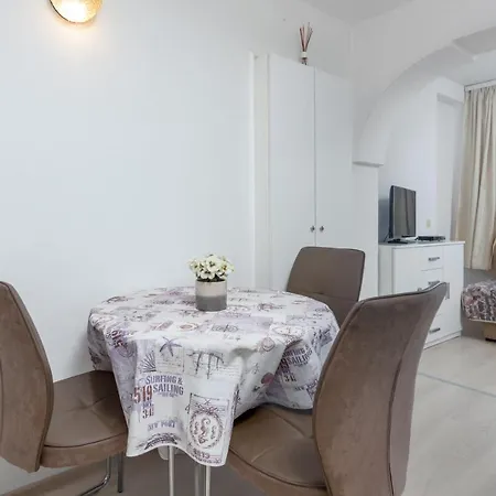 Daire With Wifi - 2243 Rovinj